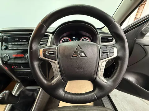 MITSUBISHI L200 Double Cab DI-D 150 Trojan 4WD