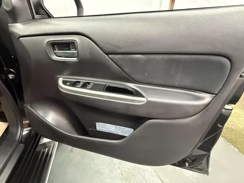MITSUBISHI L200 Double Cab DI-D 150 Trojan 4WD