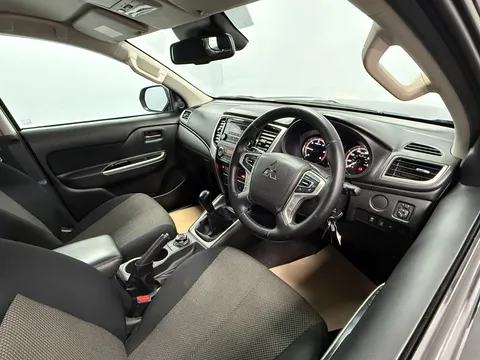 MITSUBISHI L200 Double Cab DI-D 150 Trojan 4WD
