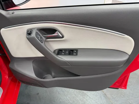 VOLKSWAGEN POLO 1.2 TSI Beats 5dr