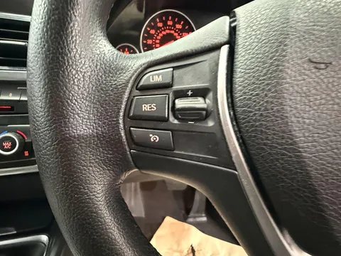 BMW 3 SERIES 320d Luxury 5dr Step Auto [Business Media]