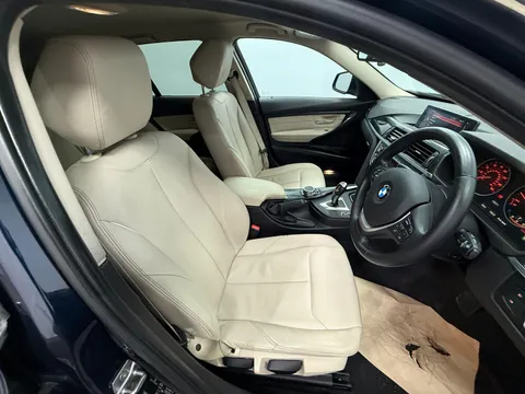 BMW 3 SERIES 320d Luxury 5dr Step Auto [Business Media]