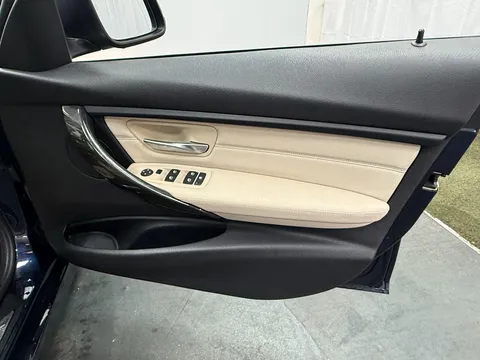 BMW 3 SERIES 320d Luxury 5dr Step Auto [Business Media]