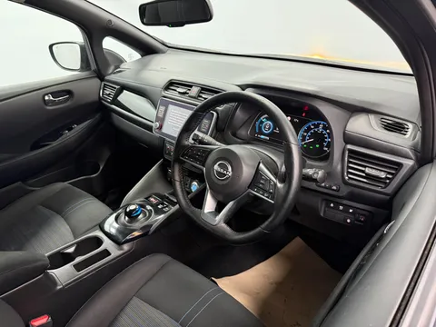 NISSAN LEAF 110kW N-Connecta 39kWh 5dr Auto