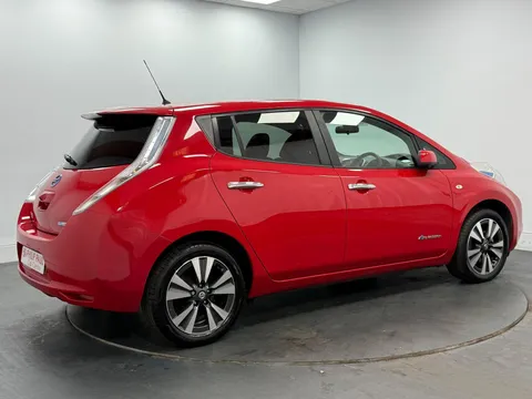 NISSAN LEAF 80kW Tekna 30kWh 5dr Auto