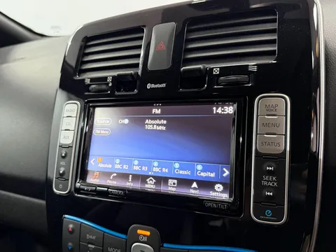 NISSAN LEAF 80kW Tekna 30kWh 5dr Auto