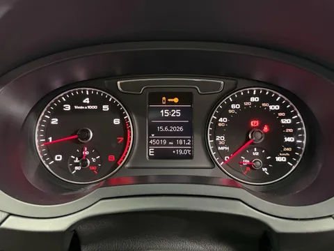 AUDI Q3 1.4T FSI S Line Edition 5dr