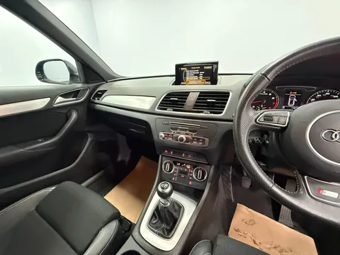 AUDI Q3 1.4T FSI S Line Edition 5dr