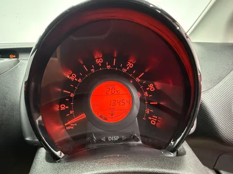 TOYOTA AYGO 1.0 VVT-i X 5dr