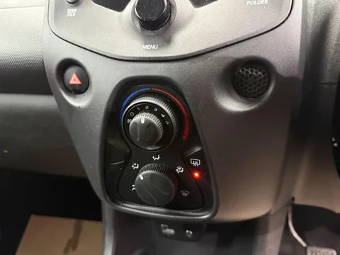 TOYOTA AYGO 1.0 VVT-i X 5dr