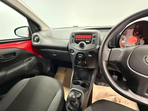 TOYOTA AYGO 1.0 VVT-i X 5dr