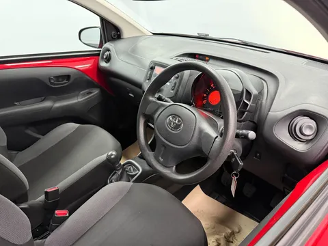 TOYOTA AYGO 1.0 VVT-i X 5dr