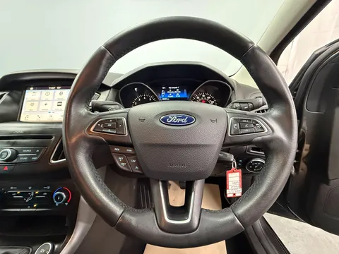 FORD FOCUS 1.0 EcoBoost 125 Zetec Edition 5dr