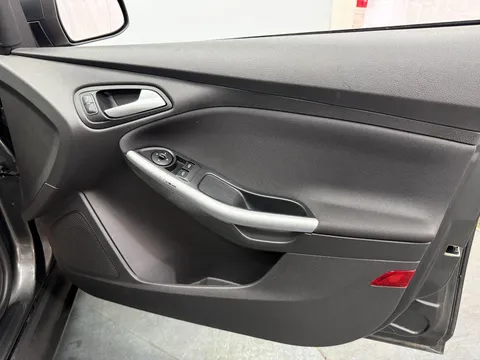 FORD FOCUS 1.0 EcoBoost 125 Zetec Edition 5dr
