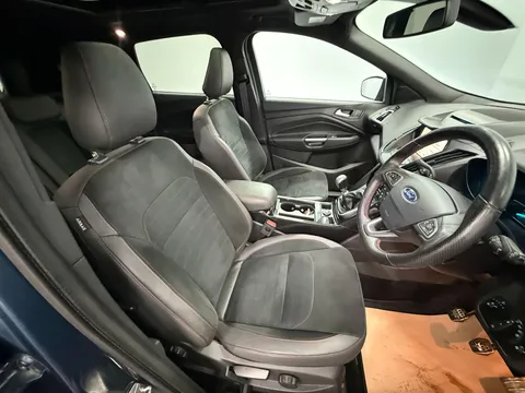 FORD KUGA 2.0 TDCi 180 ST-Line Edition 5dr