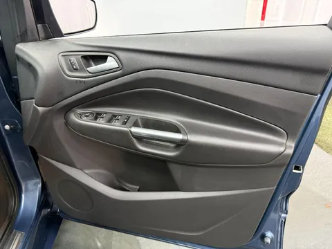 FORD KUGA 2.0 TDCi 180 ST-Line Edition 5dr