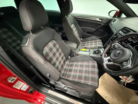 VOLKSWAGEN GOLF 2.0 TSI 245 GTI Performance 3dr