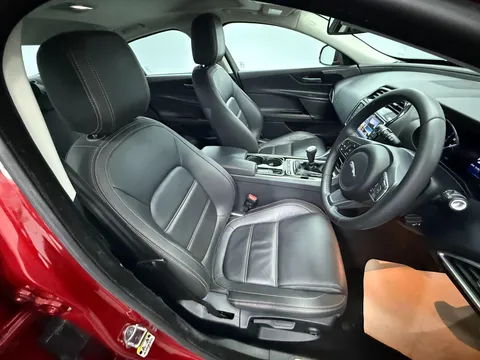 JAGUAR XE 2.0d Prestige 4dr