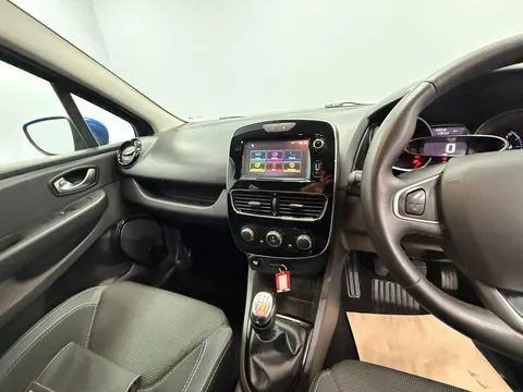 RENAULT CLIO 0.9 TCE 90 Iconic 5dr