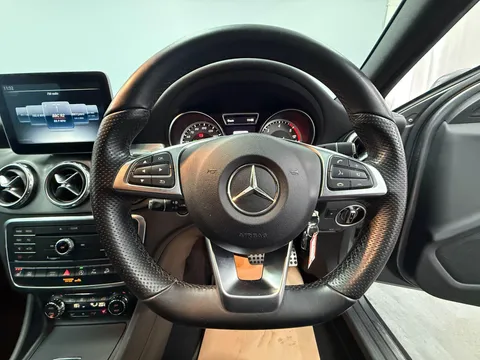 MERCEDES-BENZ GLA GLA 200d 4Matic AMG Line 5dr Auto [Premium]