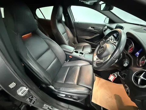 MERCEDES-BENZ GLA GLA 200d 4Matic AMG Line 5dr Auto [Premium]
