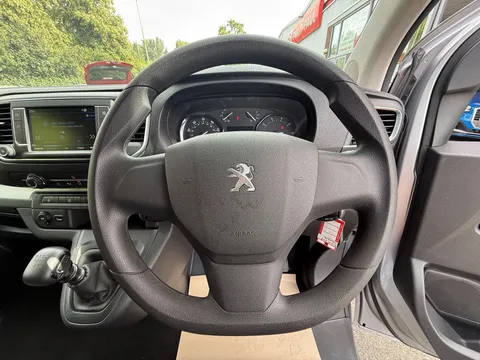 PEUGEOT TRAVELLER 2.0 BlueHDi 150 Business Standard [9 Seat] 5dr