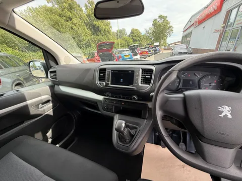 PEUGEOT TRAVELLER 2.0 BlueHDi 150 Business Standard [9 Seat] 5dr