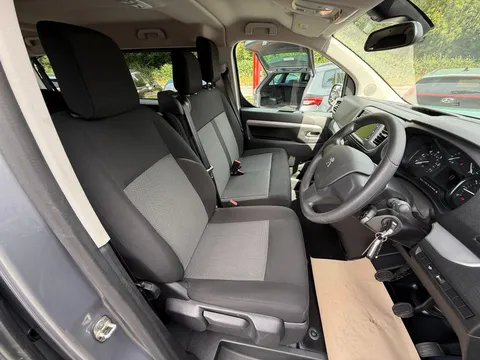PEUGEOT TRAVELLER 2.0 BlueHDi 150 Business Standard [9 Seat] 5dr