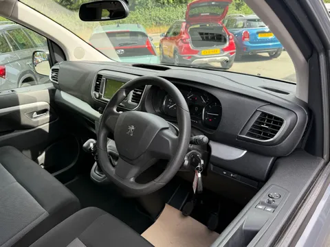 PEUGEOT TRAVELLER 2.0 BlueHDi 150 Business Standard [9 Seat] 5dr