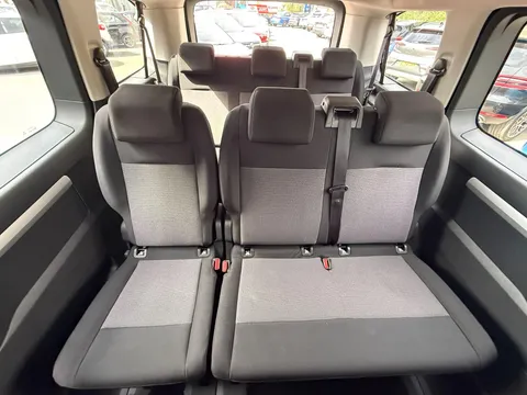 PEUGEOT TRAVELLER 2.0 BlueHDi 150 Business Standard [9 Seat] 5dr
