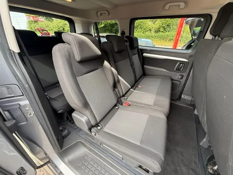 PEUGEOT TRAVELLER 2.0 BlueHDi 150 Business Standard [9 Seat] 5dr