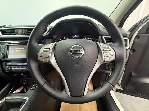 NISSAN QASHQAI 1.5 dCi N-Connecta 5dr