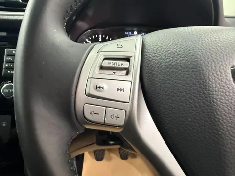 NISSAN QASHQAI 1.5 dCi N-Connecta 5dr