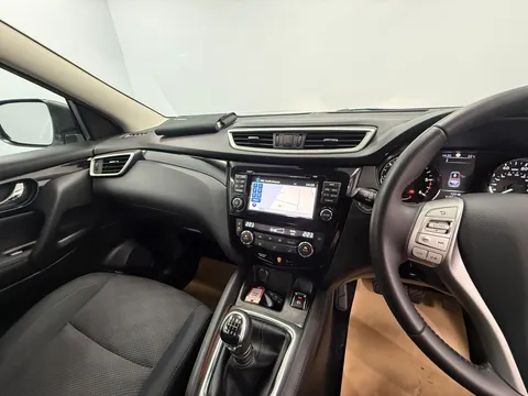 NISSAN QASHQAI 1.5 dCi N-Connecta 5dr