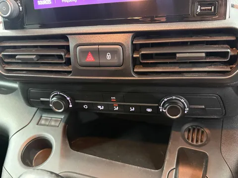 VAUXHALL COMBO LIFE 1.5 Turbo D SE XL 5dr [7 seat]