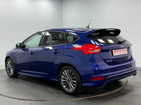 FORD FOCUS 1.0 EcoBoost 140 ST-Line Navigation 5dr