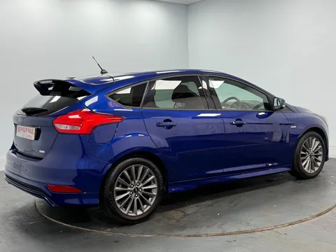 FORD FOCUS 1.0 EcoBoost 140 ST-Line Navigation 5dr
