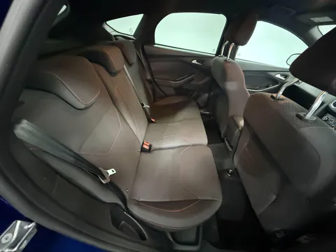 FORD FOCUS 1.0 EcoBoost 140 ST-Line Navigation 5dr