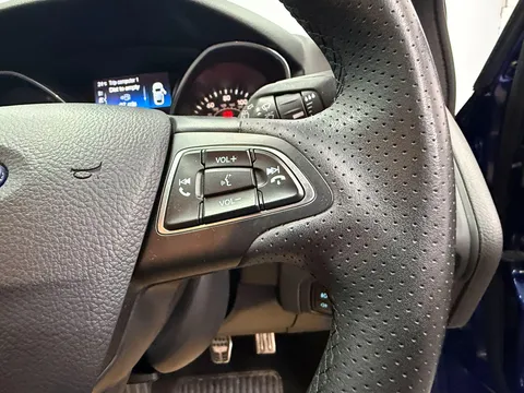 FORD FOCUS 1.0 EcoBoost 140 ST-Line Navigation 5dr