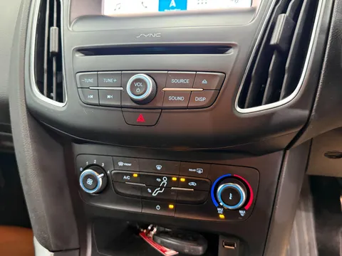 FORD FOCUS 1.0 EcoBoost 140 ST-Line Navigation 5dr