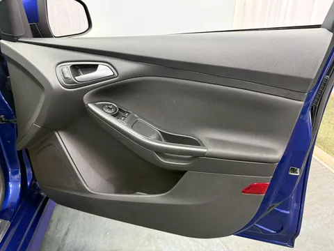 FORD FOCUS 1.0 EcoBoost 140 ST-Line Navigation 5dr