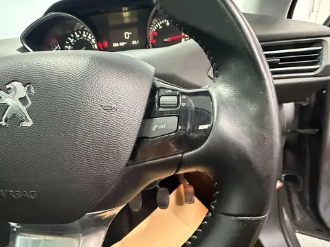 PEUGEOT 308 1.5 BlueHDi 130 Allure 5dr