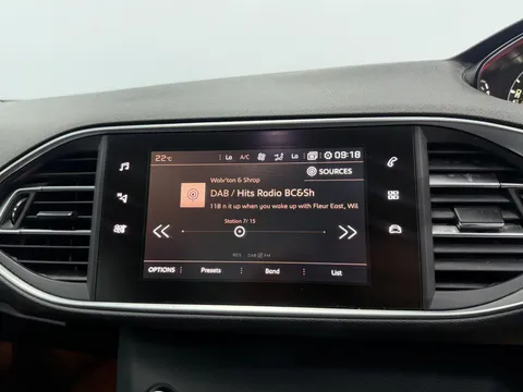 PEUGEOT 308 1.5 BlueHDi 130 Allure 5dr
