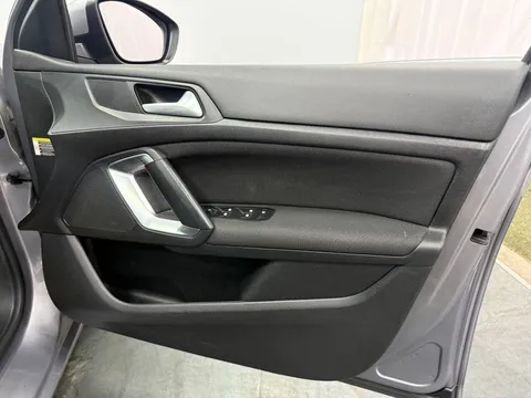 PEUGEOT 308 1.5 BlueHDi 130 Allure 5dr