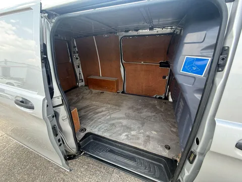 MERCEDES-BENZ VITO 111CDI Van