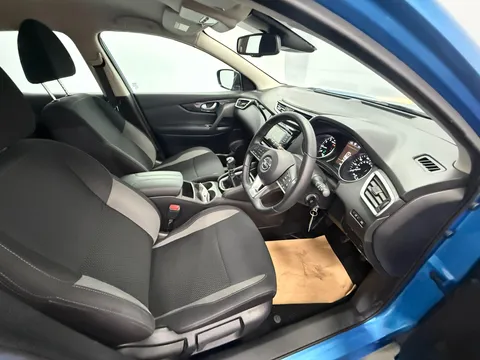 NISSAN QASHQAI 1.3 DiG-T Acenta Premium 5dr