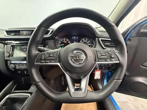 NISSAN QASHQAI 1.3 DiG-T Acenta Premium 5dr
