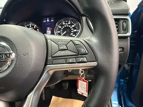 NISSAN QASHQAI 1.3 DiG-T Acenta Premium 5dr