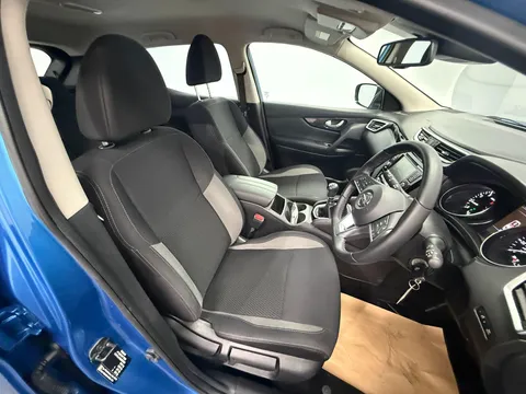 NISSAN QASHQAI 1.3 DiG-T Acenta Premium 5dr