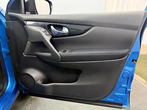 NISSAN QASHQAI 1.3 DiG-T Acenta Premium 5dr